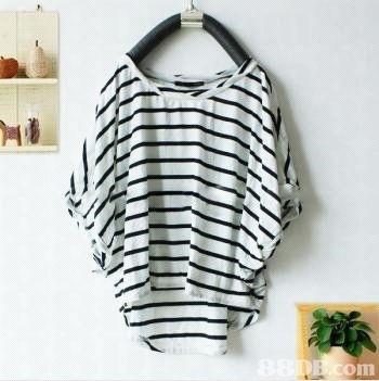 香港日本時(shí)裝批發(fā)為您提供各類上衣 t shirt 長衫等精品服飾